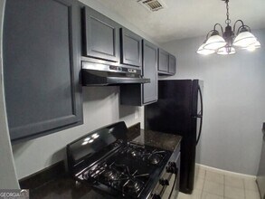 Building Photo - 3005 Kenville Ln