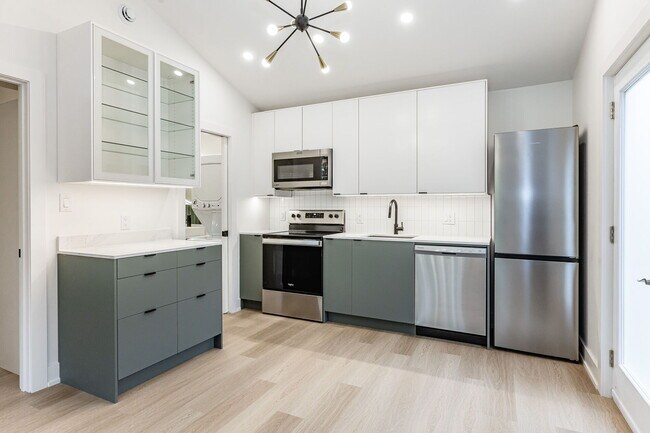 Building Photo - 51 East 42 St