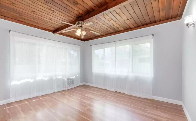 Foto del edificio - 282 W Laila Dr