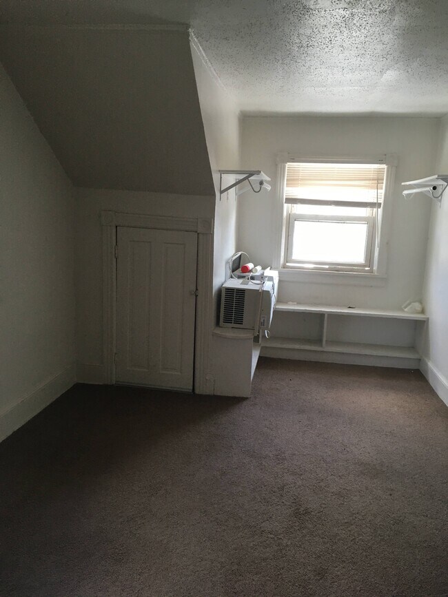 4th bedroom - 265 Highland Ave