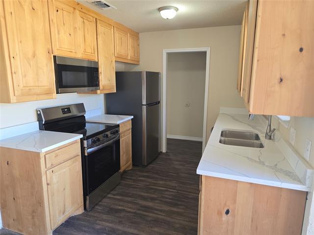 Foto del edificio - 7528 Meadowlark Ln N