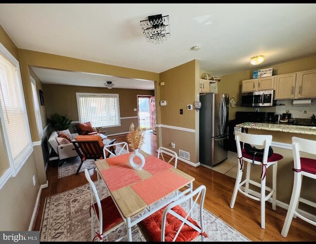 Foto del edificio - 313 Nicholson St NE