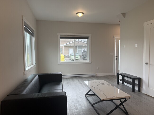 Photo du bâtiment - 4808 Lazelle Ave