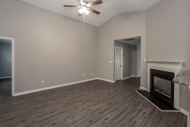Building Photo - 188 Markham Dr