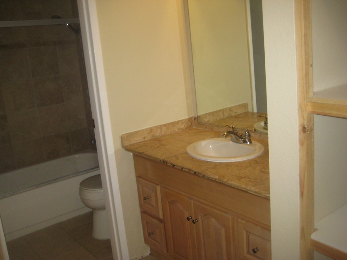 Building Photo - 6122 Shelter Creek Ln
