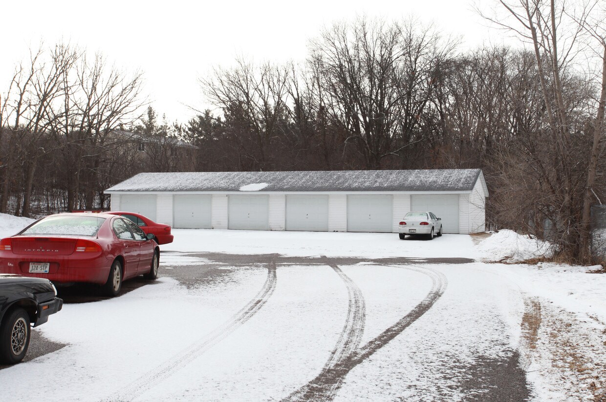 Foto del edificio - 608 Terrill Rd