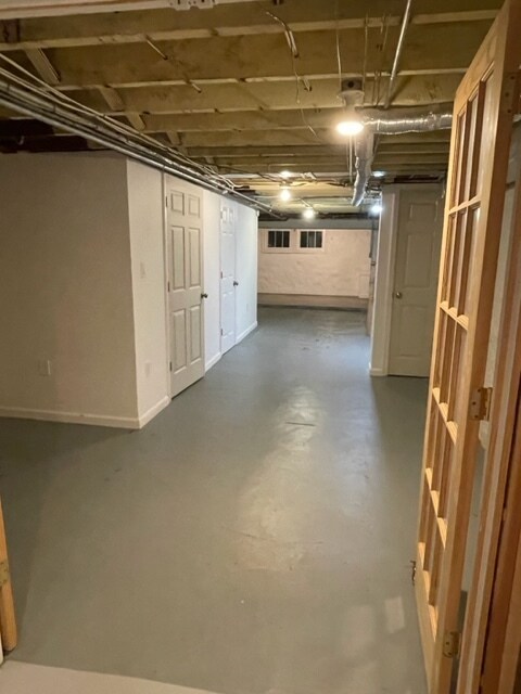 Building Photo - 3754 Tudor Arms Ave