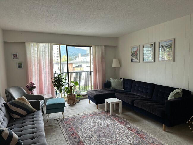 Photo du bâtiment - 155 12th St E