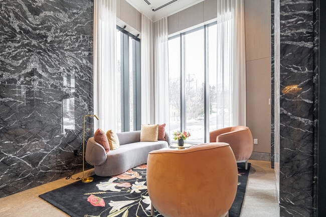 Photo du bâtiment - 259 The Kingsway