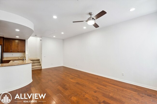 Foto del edificio - Modern 2 Bed, 2.5 Bath Townhome Available in Aliso Viejo!