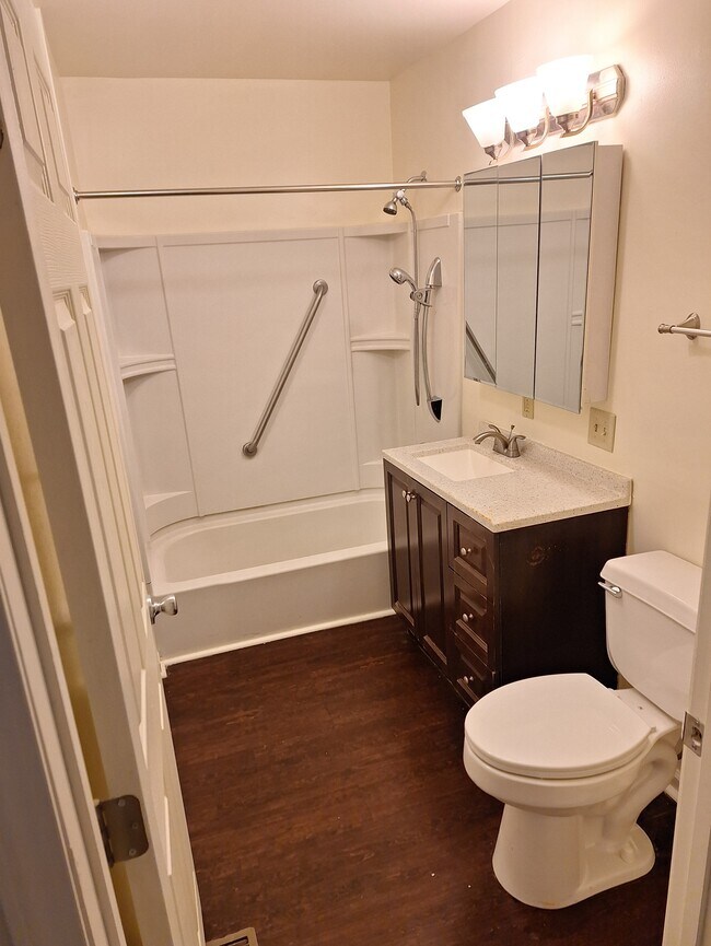 Foto del edificio - 1900 Mallinckrodt St