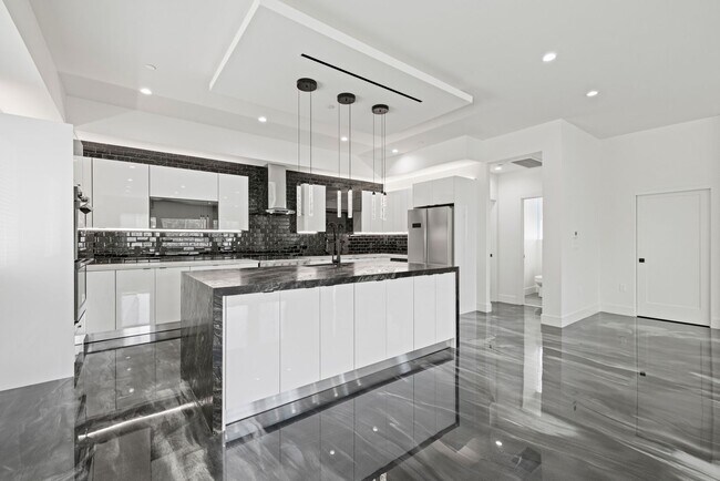 Foto del edificio - 15209 Cohasset St