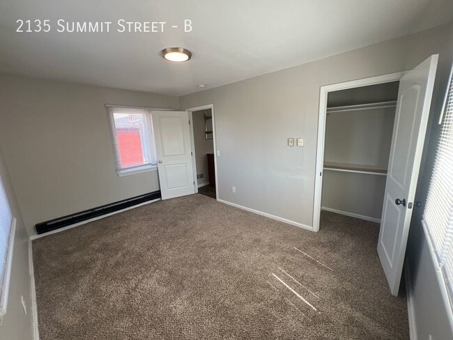 Foto del edificio - 2135 Summit St