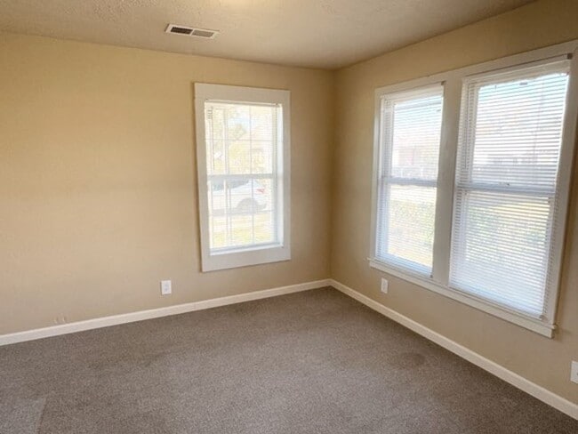 Foto del edificio - 4305 Grandberry Ave