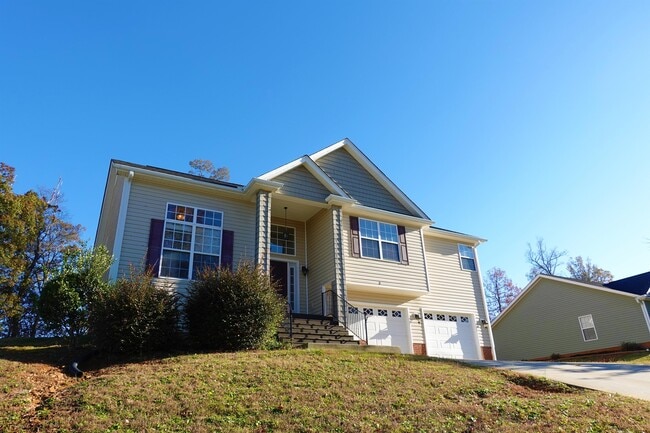 Building Photo - 9 Flowerwood Dr