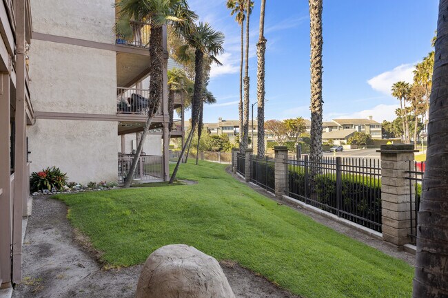 Building Photo - 652 Sunfish Way