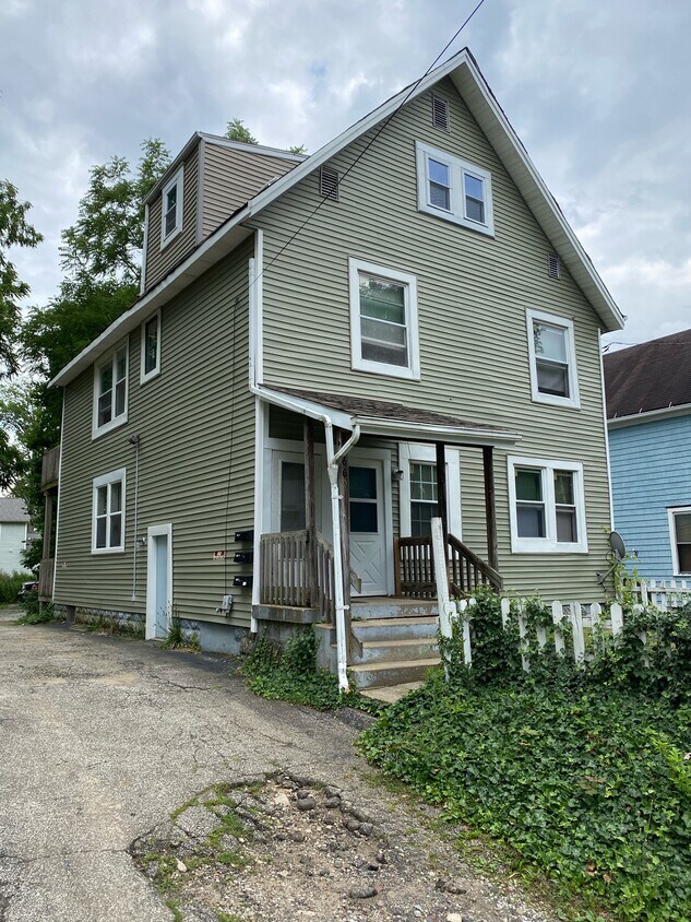 Primary Photo - 669 Moon St