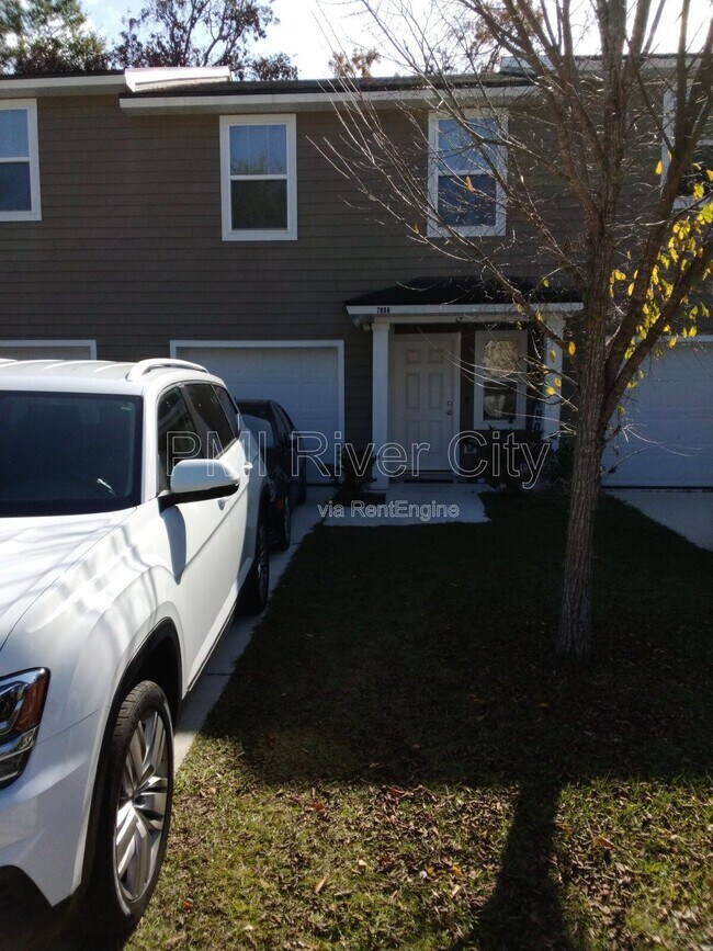 Foto del edificio - 7608 Rain Forest Dr N