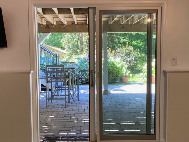 Entrance - 1146 Sussex Tpke