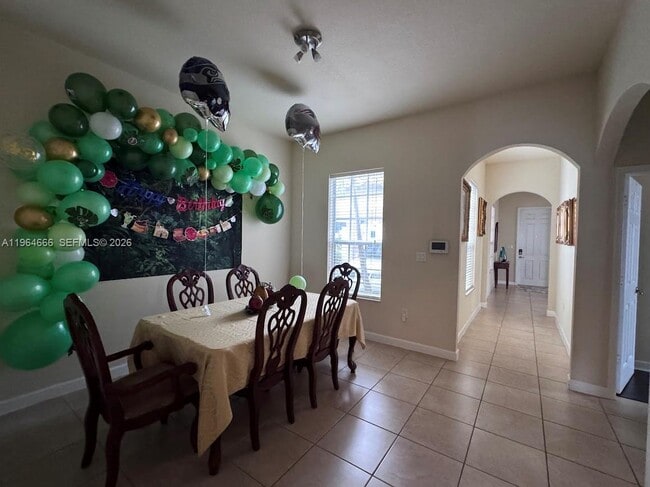 Building Photo - 9165 SW 170th Ave