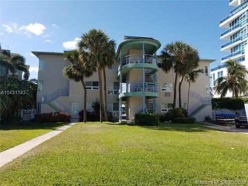 Primary Photo - 711 Bayshore Dr