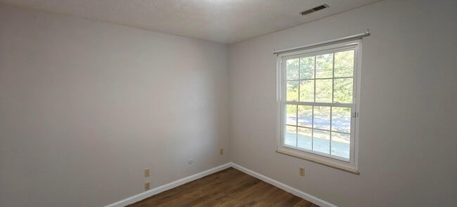 Building Photo - 1440 Slade Ave
