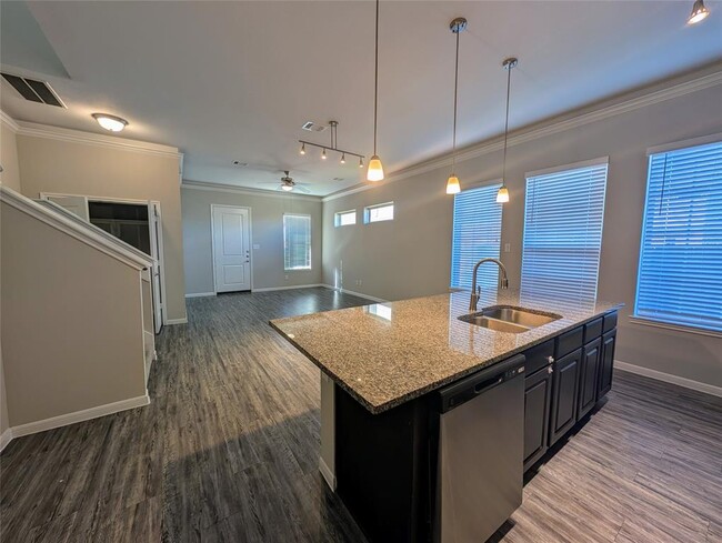 Foto del edificio - 3224 Cloud Crest Ln