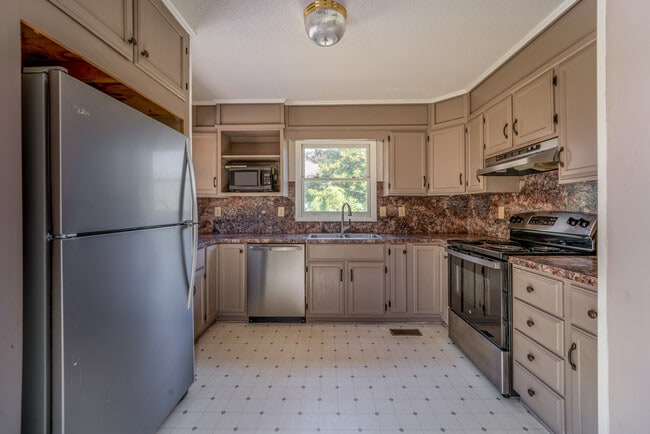 Photo - 477 Clement Rd House