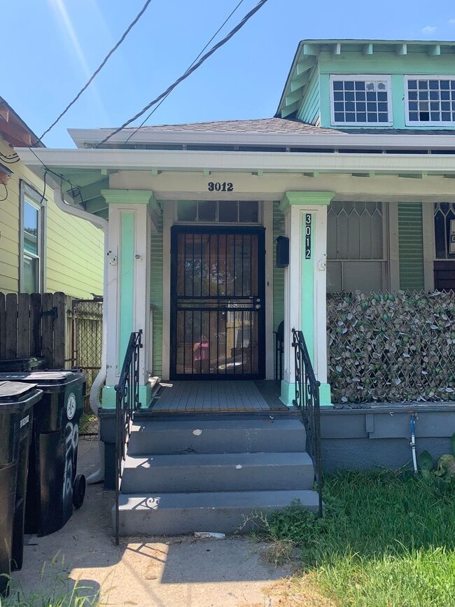 Building Photo - 3012 Delachaise St