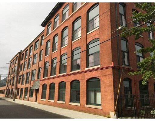 Foto del edificio - 150 Rumford Ave