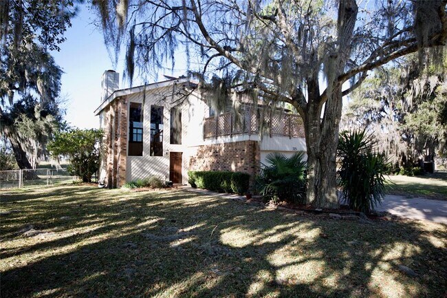 Foto del edificio - 315 Twin Lakes Blvd W