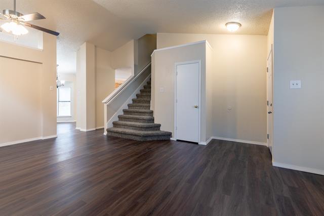 Building Photo - 2239 Turf Club Dr