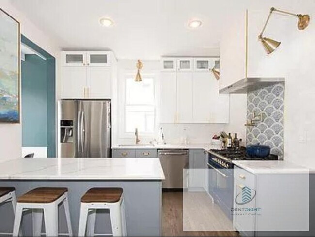 Foto del edificio - 3407 N Troy St