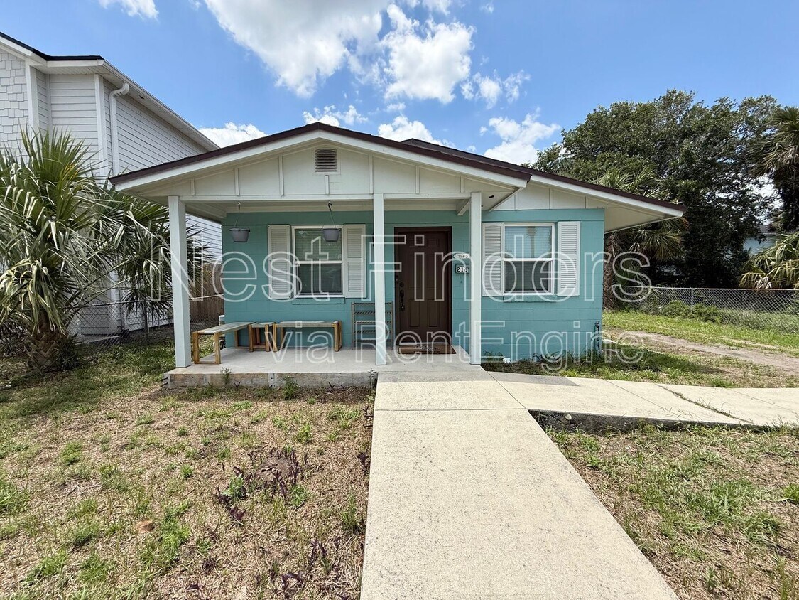 Foto principal - 216 9th St S