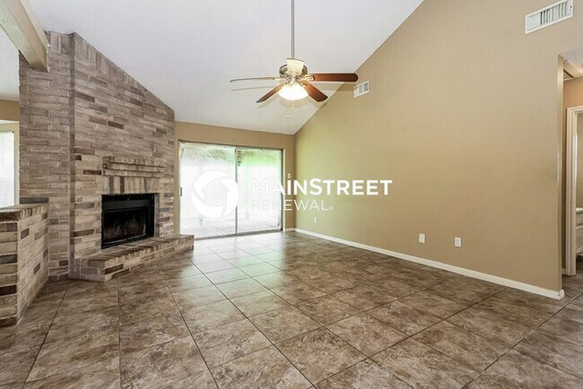 Foto del edificio - 4 Bedroom Pet-Friendly Home in Houston, TX with Main Street Renewal