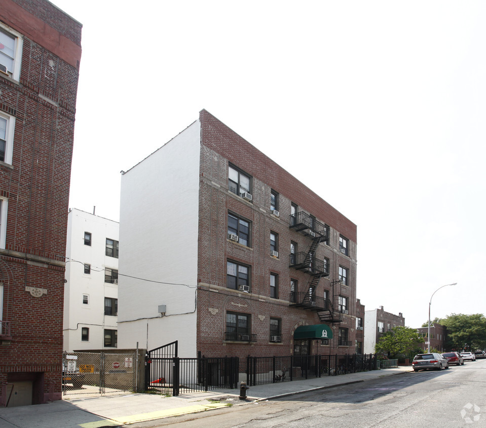Building Photo - 2024 78th St
