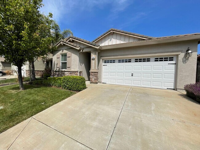 Foto del edificio - Beautiful SOLAR Home Available in Sunridge...