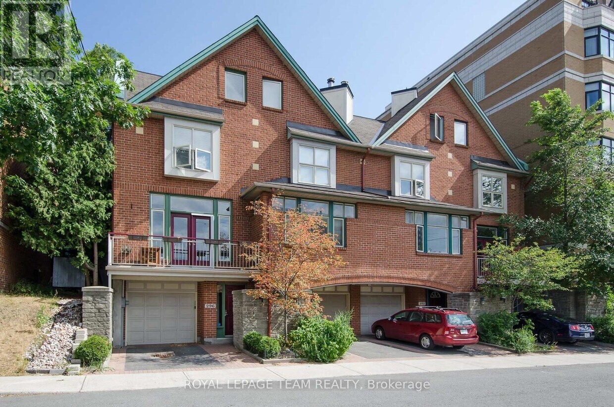 Photo principale - 296 Besserer St