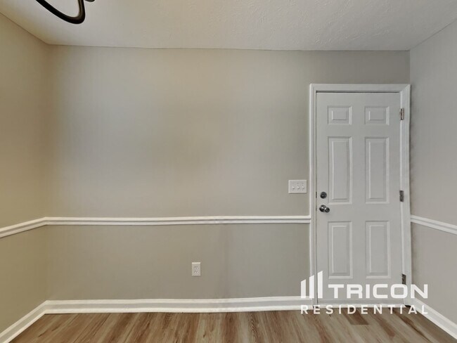 Building Photo - 1301 Springwood Ct