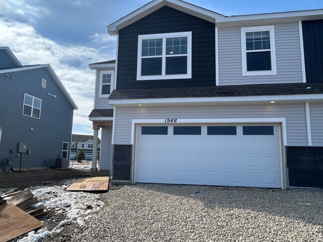 Building Photo - 1966 Highview Ter