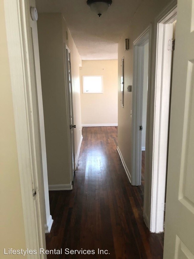 Building Photo - 3 br, 1 bath House - 3109 W 45th St