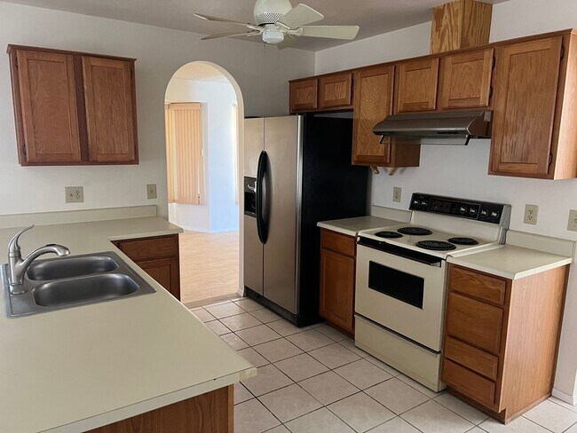 Foto del edificio - 3 BEDROOM 2 BATHS WITH A FIREPLACE / 101 &...