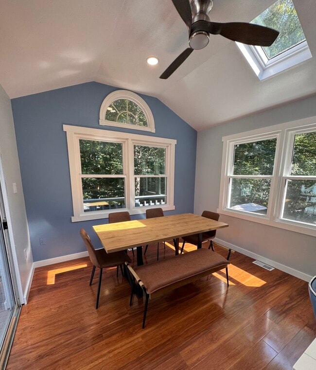 Building Photo - 6569 Braddock Rd