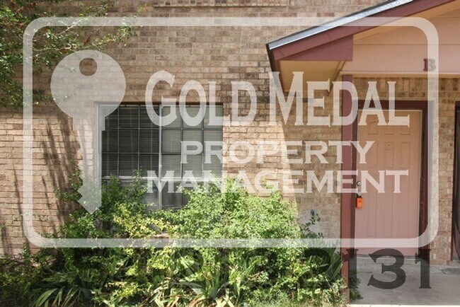Foto del edificio - 1803 Cedarhill Dr