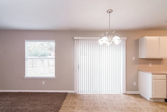 Building Photo - 2098 Clemson Dr
