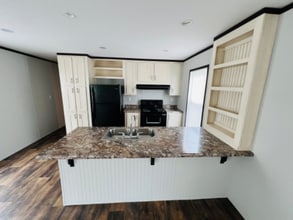 Building Photo - 9477 Lansdowne Rd