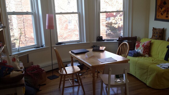 Building Photo - 17 Fairbanks St