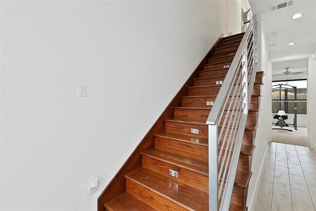 Foto del edificio - 5125 Elysian St