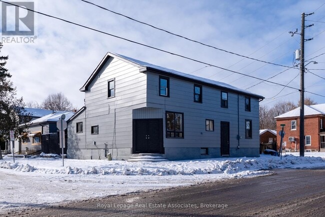 Building Photo - 24 Duke St