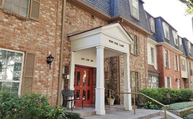 Building Photo - 361 N Post Oak Ln